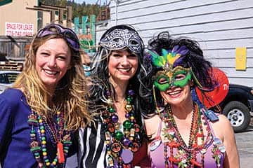 022714-Snowfest_MardiGrasGirls