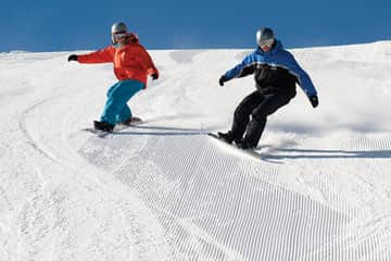 103014-LiveinTahoe_Squaw-AdultSkiSchool_pc-Hank-de-Vre