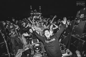 103014-Spot_Rock-the-Boat