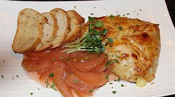012915-Tastes_BakedBrie