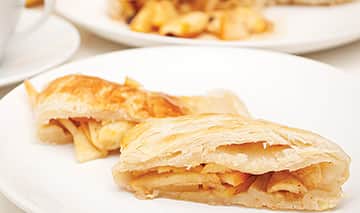 031215-StirItUp_AppleStrudel