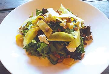060415-Tastes_SousVIdeBeetSalad