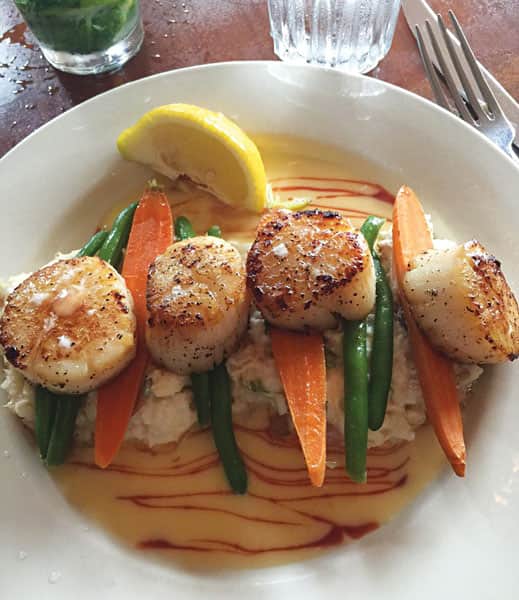 051216-Wine_DiverScallops
