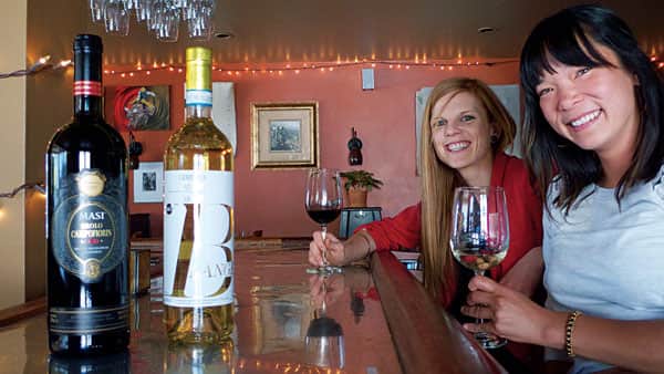 061616-Wine_ZiaLinaGirls_Chef-OwnerSuzanneNguyen-and-Wine-Director-KellyNelson)_CourtesyZiaLina