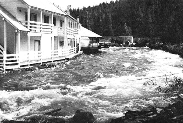 062316-SierraStories_1969_June_Flood_RiverRanch