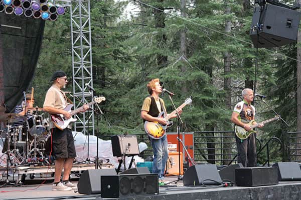 080416-LiveMusic_PaulDavid