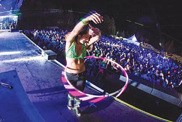 080416-MUSIC1_hulahoop_c.NickCahill