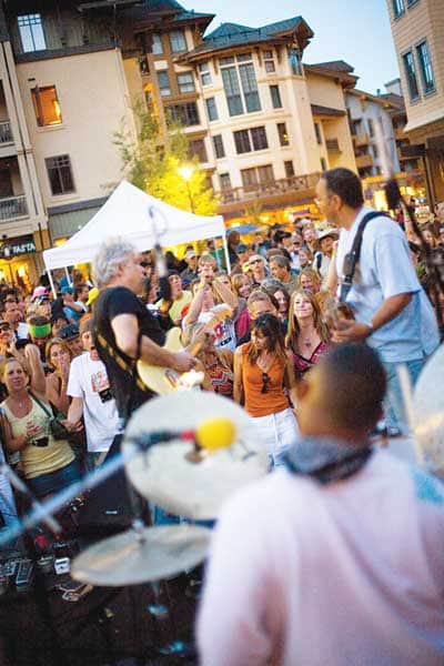 081116-MUSIC1_BrewsJazzFunk_c.Squaw_JasonKelley