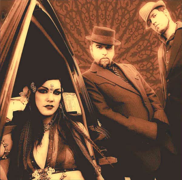 121516-livemusic_beatsantique
