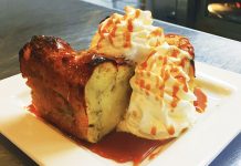 Whitecaps Pizza: Affordable Beachfront Dining