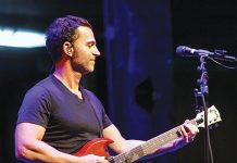 Dweezil Zappa