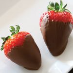 122018-Food_ChocolateStrawberries