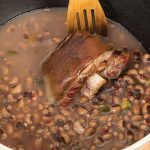 122718-Food_black-eyed-peas-cooking